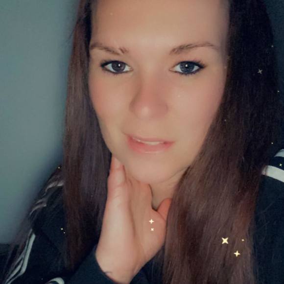 Meet your Posher, Steph - Picture 1 of 1